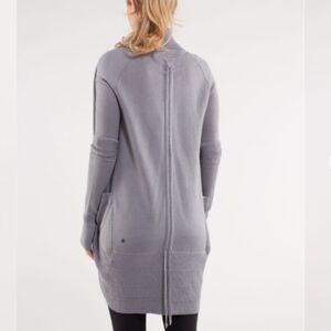 NWOT 🍋 Lululemon sweater Size 4